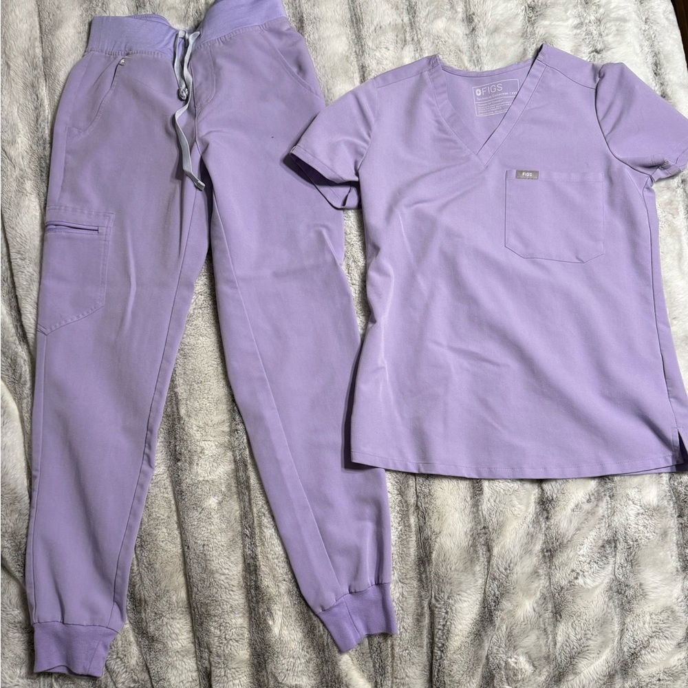 Figs Lavender Scrub Set